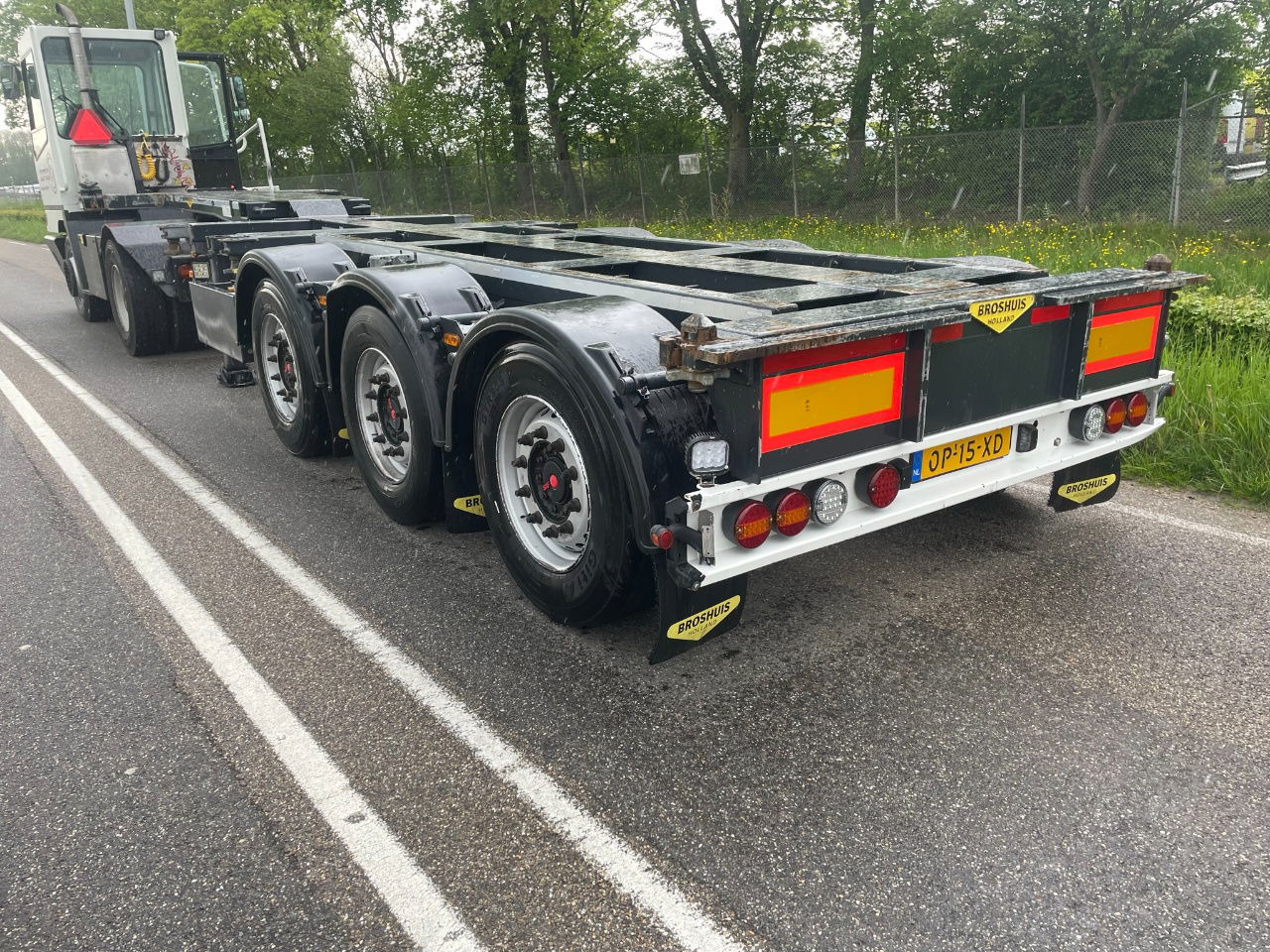Broshuis Mfcc 20-30-40-45 FT HC / Disc brakes / Lifting axle / led / NL trailer/ - Container transporter/ Swap body semi-trailer: picture 3 Broshuis Mfcc 20-30-40-45 FT HC / Disc brakes / Lifting axle / led / NL trailer/ - Container transporter/ Swap body semi-trailer: picture 3