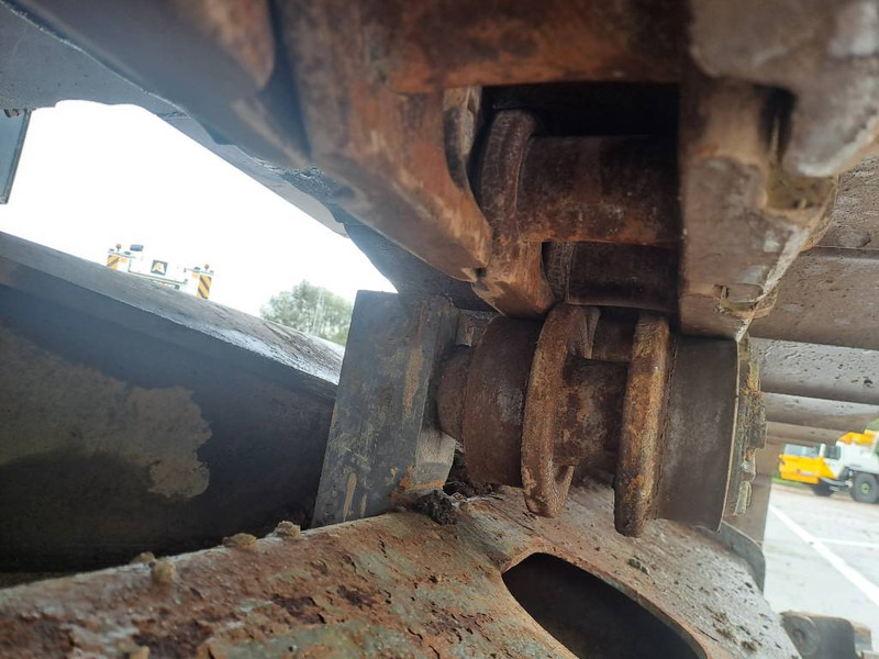 Crawler excavator Volvo ECR 235 E: picture 15