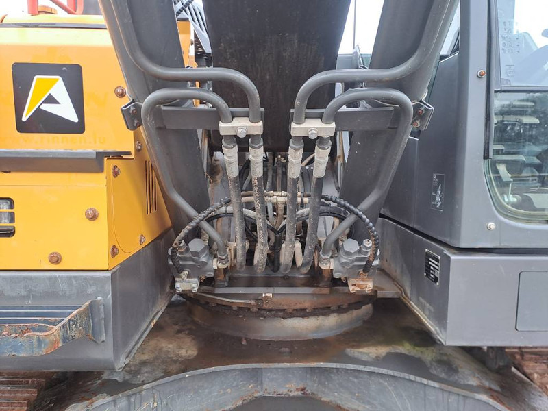 Crawler excavator Volvo ECR 235 E: picture 10