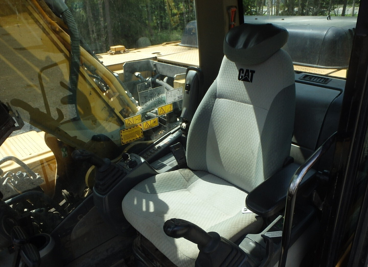 Crawler excavator CATERPILLAR 319 DL: picture 7