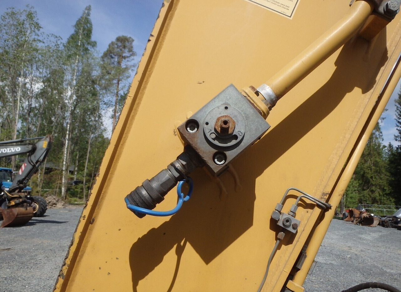 Crawler excavator CATERPILLAR 319 DL: picture 13