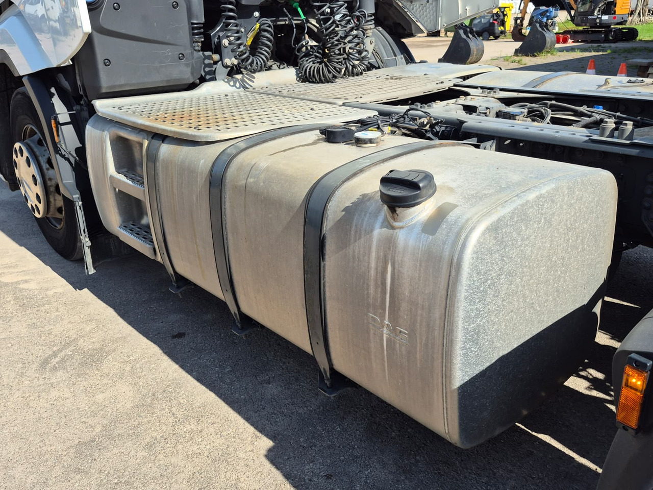 Tractor unit DAF XF480 FT: picture 12