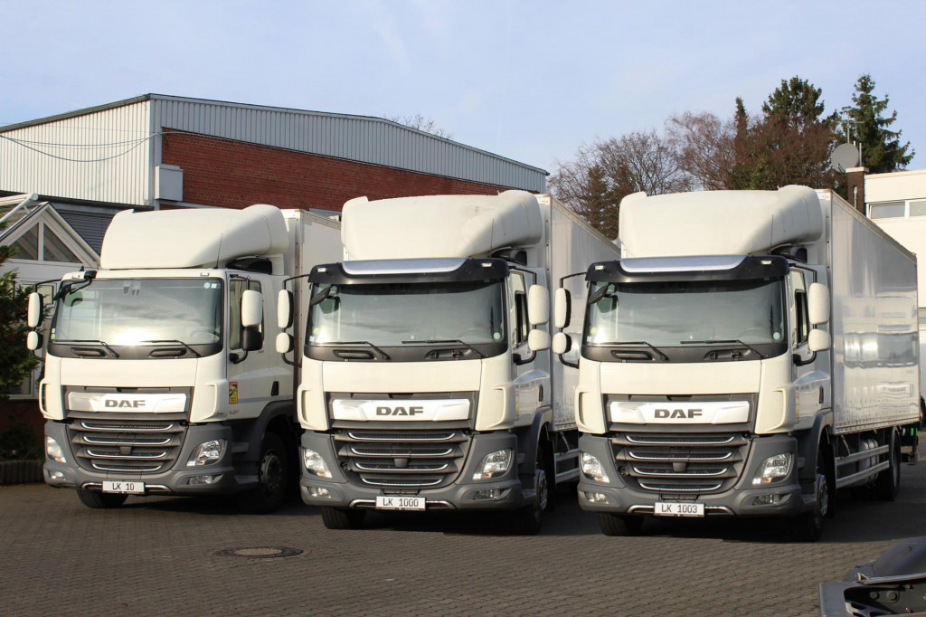 Daf CF 340 E6 Koffer 8,5m Klima LDW Rolltor LBW - Box truck: picture 1 Daf CF 340 E6 Koffer 8,5m Klima LDW Rolltor LBW - Box truck: picture 1