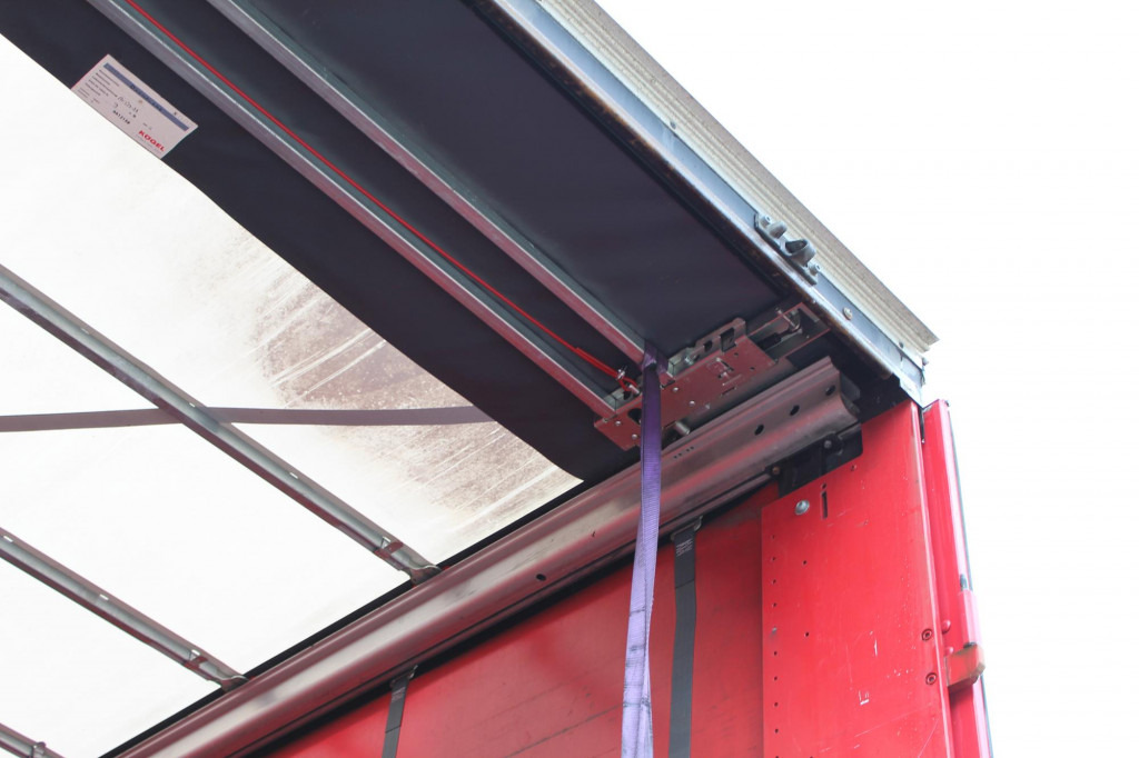 KOEGEL Standard Plane 2,80h Liftachse Edscha SAF - Curtainsider semi-trailer: picture 2 KOEGEL Standard Plane 2,80h Liftachse Edscha SAF - Curtainsider semi-trailer: picture 2
