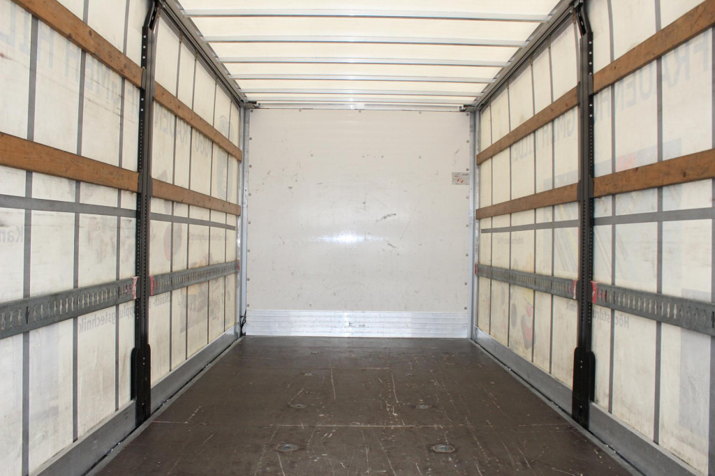 MAN TGL 8.220 Plane AHK 6,1 m Luft Klima - Curtainsider truck: picture 2 MAN TGL 8.220 Plane AHK 6,1 m Luft Klima - Curtainsider truck: picture 2
