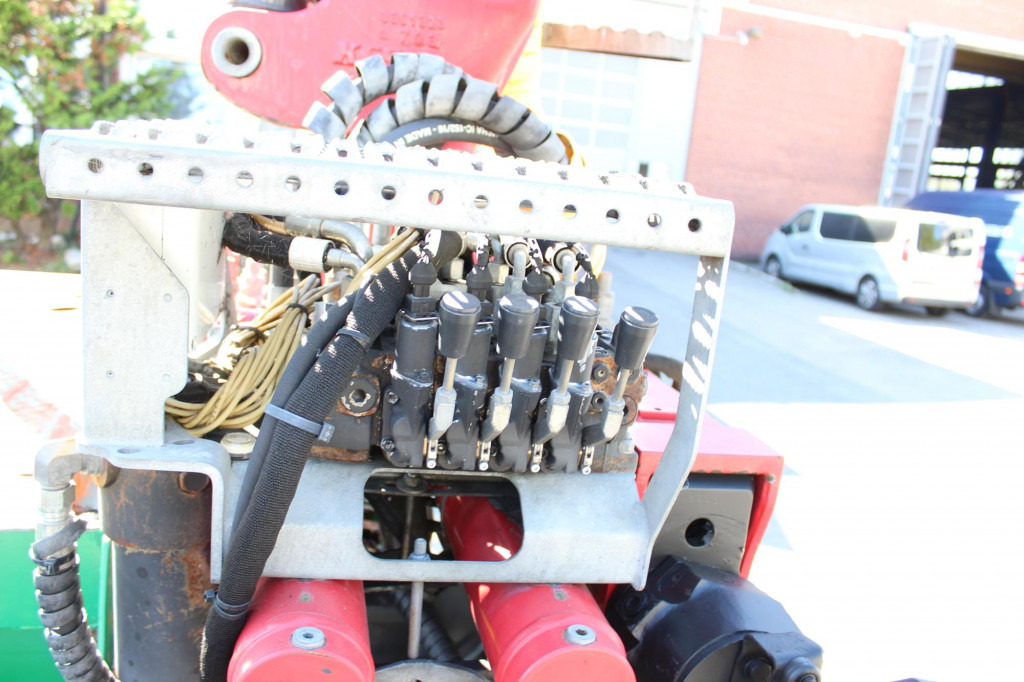 MAN TGX 33.560 D38Motor 6x4 Intarder KESLA-Holzkran - Timber truck, Crane truck: picture 4 MAN TGX 33.560 D38Motor 6x4 Intarder KESLA-Holzkran - Timber truck, Crane truck: picture 4