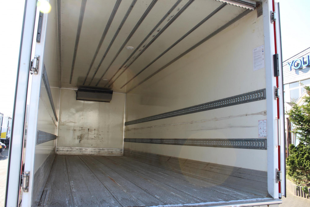 Mercedes-Benz Atego 1221 TK T-800R Tiefkühl Türen+LBW - Refrigerator truck: picture 2 Mercedes-Benz Atego 1221 TK T-800R Tiefkühl Türen+LBW - Refrigerator truck: picture 2