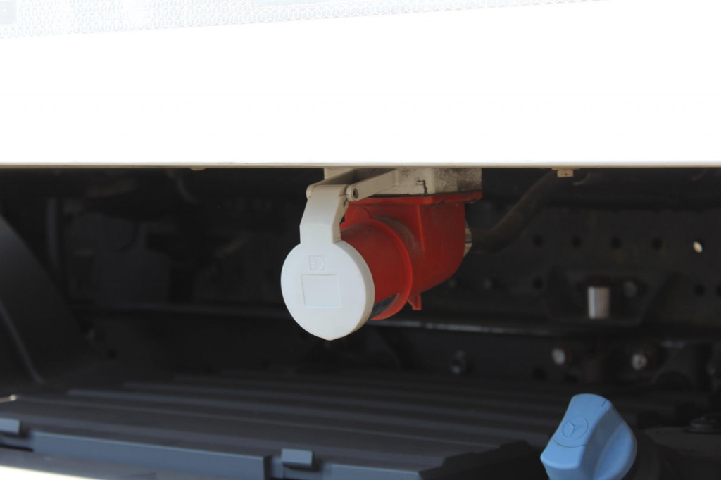 Refrigerator truck Mercedes-Benz Atego 1221 TK T-800R   Tiefkühl   Türen+LBW: picture 6