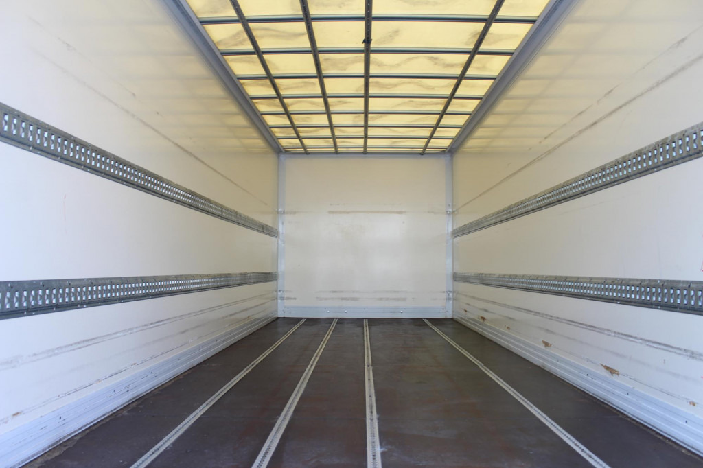 Mercedes-Benz Atego 1221 E6 Koffer Klima LDW Schalter LBW - Truck: picture 2 Mercedes-Benz Atego 1221 E6 Koffer Klima LDW Schalter LBW - Truck: picture 2