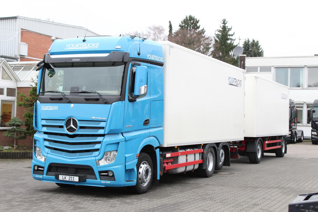 Mercedes-Benz Actros 2548 Koffer Retarder Schlafkab Kühlbox - Van: picture 1 Mercedes-Benz Actros 2548 Koffer Retarder Schlafkab Kühlbox - Van: picture 1