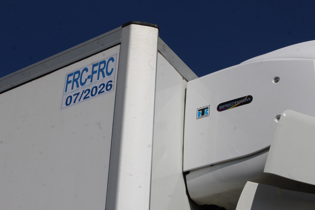 Refrigerator truck Volvo FM 420 TK T-1200R Bi-Temp Strom Türen LBW Klima: picture 7 Refrigerator truck Volvo FM 420 TK T-1200R Bi-Temp Strom Türen LBW Klima: picture 7