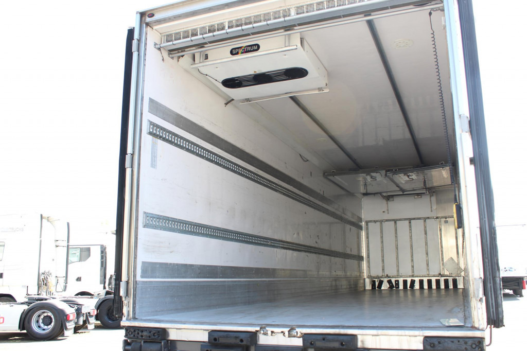 Refrigerator truck Volvo FM 420 TK T-1200R Bi-Temp Strom Türen LBW Klima: picture 14 Refrigerator truck Volvo FM 420 TK T-1200R Bi-Temp Strom Türen LBW Klima: picture 14