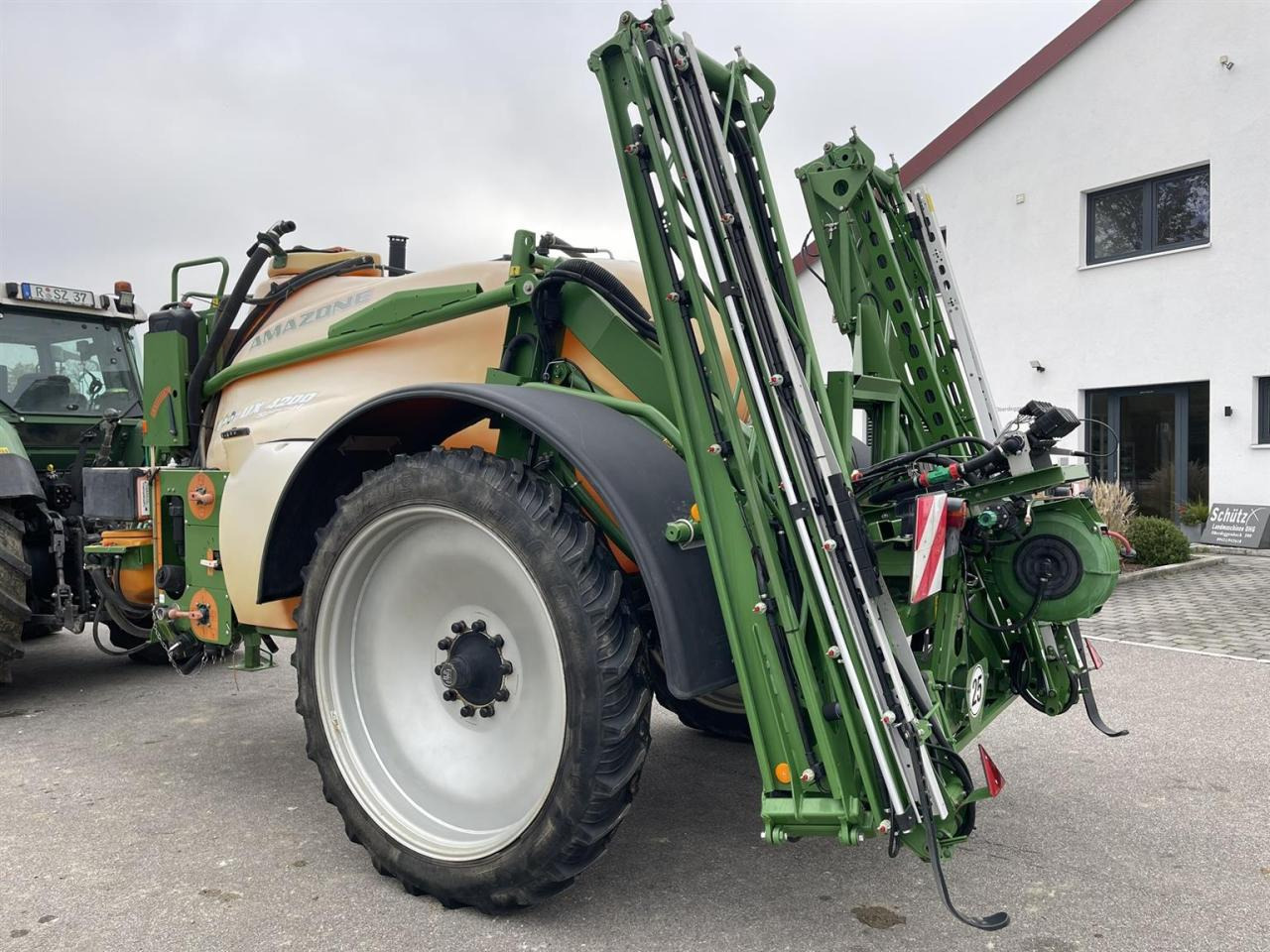 Amazone UX 4200 Special, Baujahr 2009 - Trailed sprayer: picture 3 Amazone UX 4200 Special, Baujahr 2009 - Trailed sprayer: picture 3