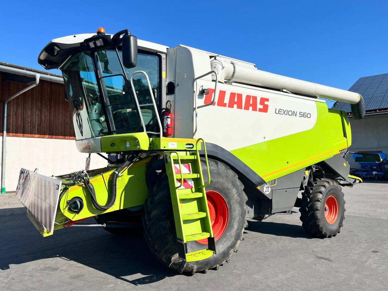 CLAAS Lexion 550 mit Schneidwerk V750, mit 3D, Baujahr 2009, guter gepflegter Zustand - Combine harvester: picture 2 CLAAS Lexion 550 mit Schneidwerk V750, mit 3D, Baujahr 2009, guter gepflegter Zustand - Combine harvester: picture 2