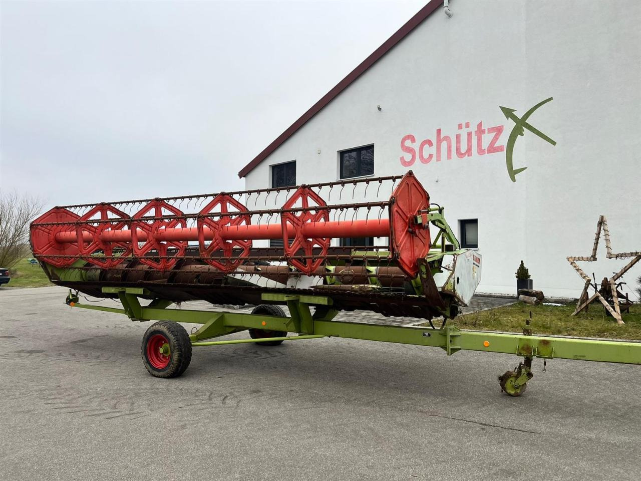 CLAAS Schneidwerk Claas C660 mit Autocontour, Transportwagen - Forage harvester attachment: picture 2 CLAAS Schneidwerk Claas C660 mit Autocontour, Transportwagen - Forage harvester attachment: picture 2
