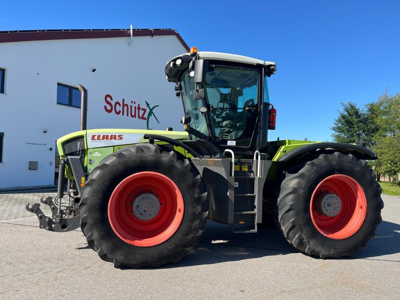 CLAAS Xerion 3800 Trac PTO mit GPS S3 mit Frontkraftheber und Heckzapfwelle, kommt vom Erstbesitzer, gepfl - Farm tractor: picture 1 CLAAS Xerion 3800 Trac PTO mit GPS S3 mit Frontkraftheber und Heckzapfwelle, kommt vom Erstbesitzer, gepfl - Farm tractor: picture 1
