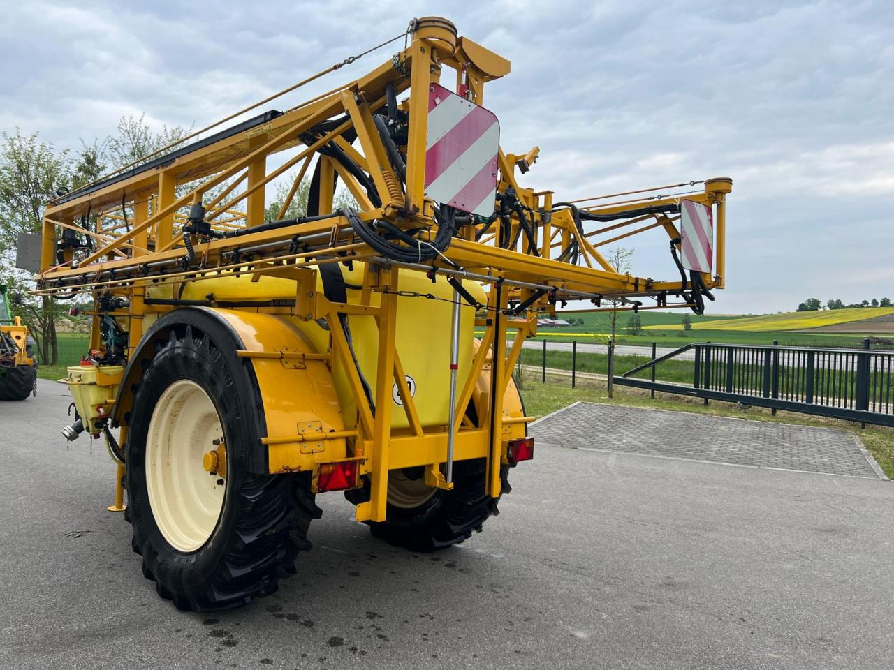 Dubex Vector 27m 3200 Liter Spritze, Baujahr 2002 - Trailed sprayer: picture 3 Dubex Vector 27m 3200 Liter Spritze, Baujahr 2002 - Trailed sprayer: picture 3