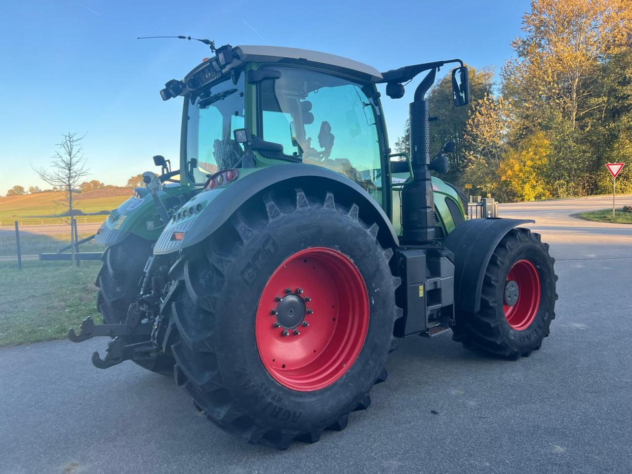Fendt Vario 720 Profi Plus S4, FZW, FKH, GPS, 4800 Bh, neue Hinterreifen, FINANZIERUNG MÖGLICH - Farm tractor: picture 5 Fendt Vario 720 Profi Plus S4, FZW, FKH, GPS, 4800 Bh, neue Hinterreifen, FINANZIERUNG MÖGLICH - Farm tractor: picture 5