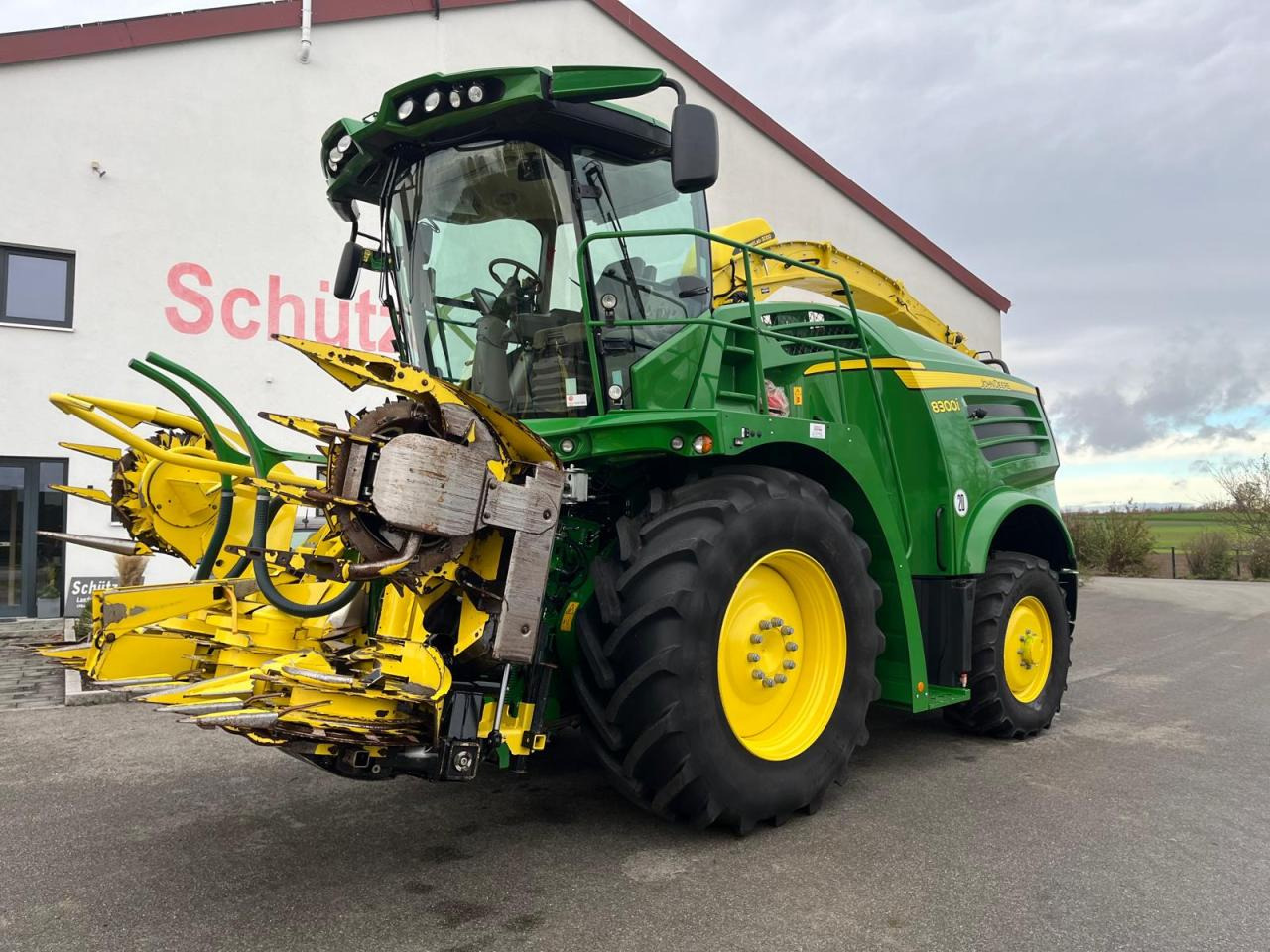 John Deere 8300i JD, 910Bh, Havestlap, Pickup, Kemper - Forage harvester: picture 1 John Deere 8300i JD, 910Bh, Havestlap, Pickup, Kemper - Forage harvester: picture 1