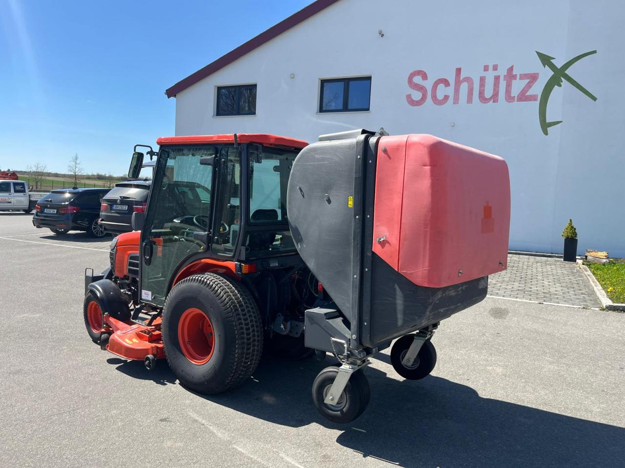 Kubota B3030 Rasenmäher mit Grüngutbehälter, Hochentlader - Garden mower: picture 3 Kubota B3030 Rasenmäher mit Grüngutbehälter, Hochentlader - Garden mower: picture 3