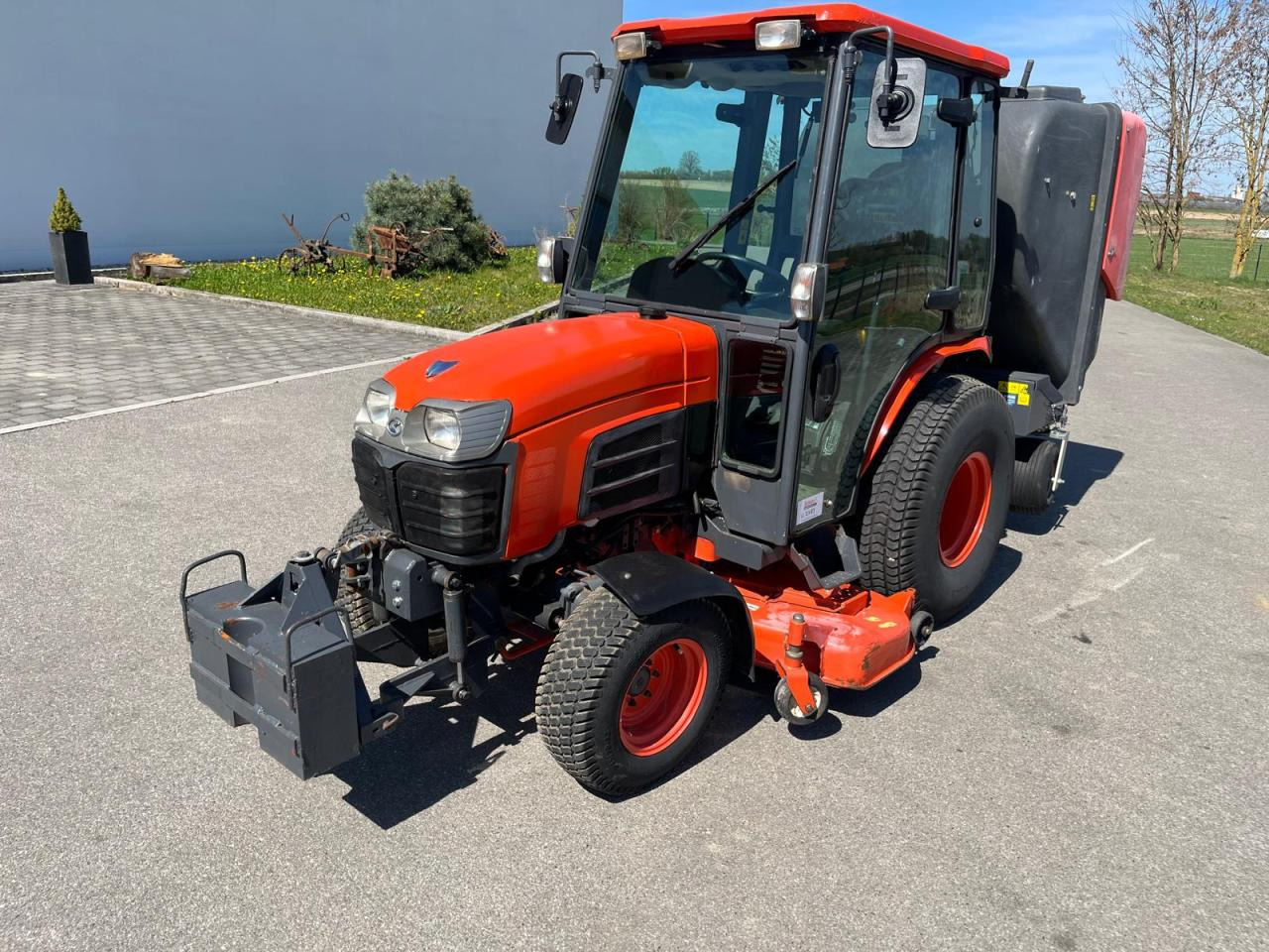 Kubota B3030 Rasenmäher mit Grüngutbehälter, Hochentlader - Garden mower: picture 2 Kubota B3030 Rasenmäher mit Grüngutbehälter, Hochentlader - Garden mower: picture 2