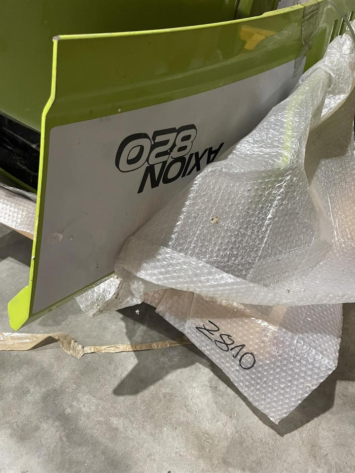 CLAAS Axion 820 Motorhaube Kotflügel Seitendeckel - Spare parts: picture 2 CLAAS Axion 820 Motorhaube Kotflügel Seitendeckel - Spare parts: picture 2