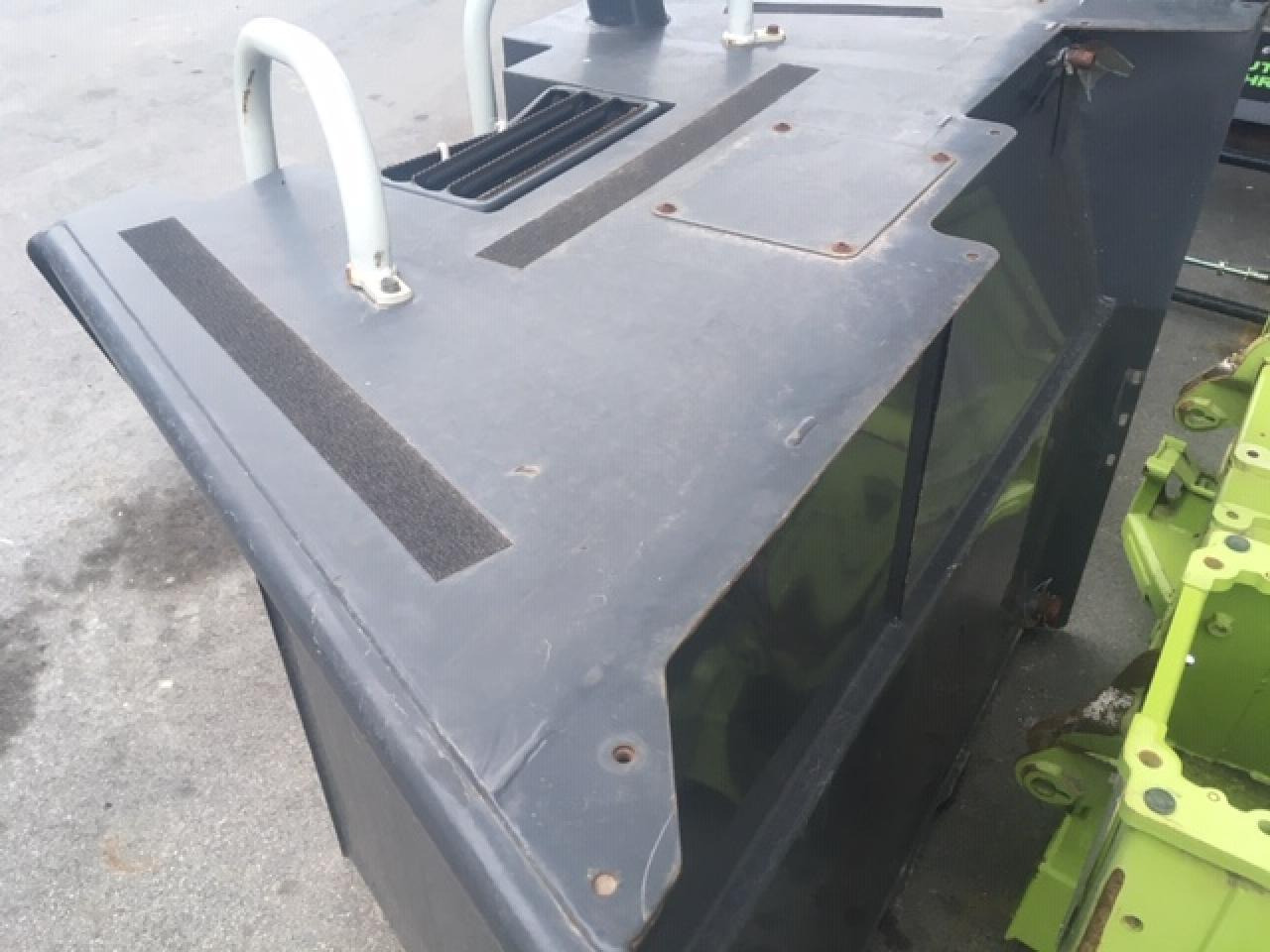 CLAAS Dieseltank für Xerion, 4000 - Spare parts: picture 4 CLAAS Dieseltank für Xerion, 4000 - Spare parts: picture 4
