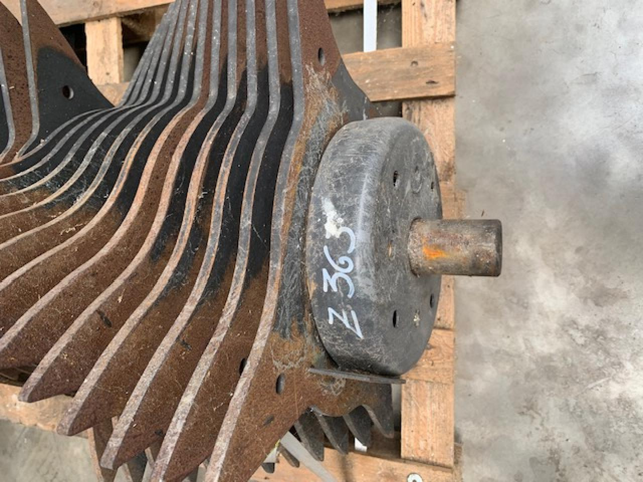 CLAAS Rotor Quadrant 3200FC, Teilenummer: 0008566900 - Spare parts for Square baler: picture 2 CLAAS Rotor Quadrant 3200FC, Teilenummer: 0008566900 - Spare parts for Square baler: picture 2