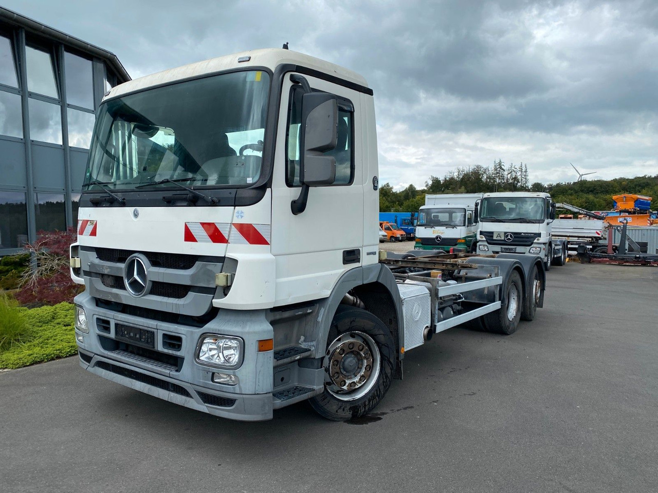 Mercedes-Benz Actros 2532 MP3 6x2 Hydraulik, 10 x am Lager Mercedes-Benz Actros 2532 MP3 6x2 Hydraulik, 10 x am Lager - Cab chassis truck: picture 1 Mercedes-Benz Actros 2532 MP3 6x2 Hydraulik, 10 x am Lager Mercedes-Benz Actros 2532 MP3 6x2 Hydraulik, 10 x am Lager - Cab chassis truck: picture 1