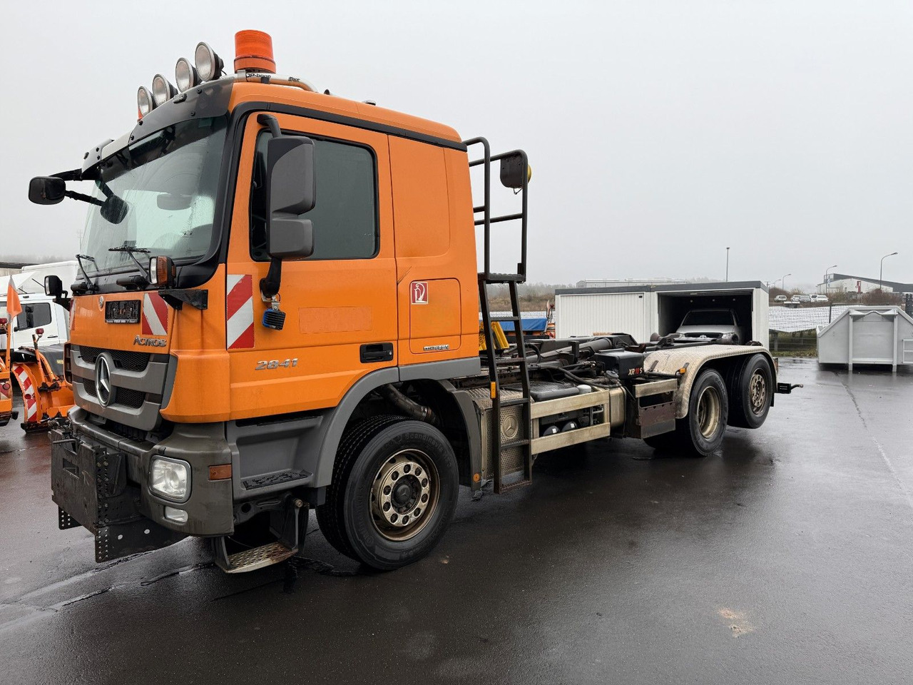 Mercedes-Benz Actros 2841L 6x2 Kranhydraulik Multilift Winterd - Hook lift truck: picture 1 Mercedes-Benz Actros 2841L 6x2 Kranhydraulik Multilift Winterd - Hook lift truck: picture 1