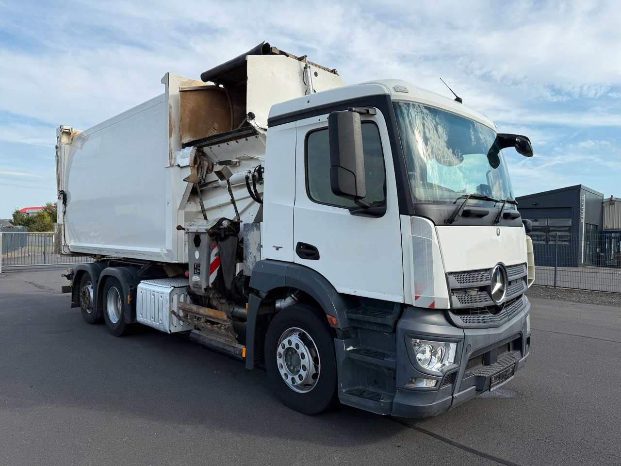 Mercedes-Benz Antos 2533 Seitenlader HS SL- VK- F - Garbage truck: picture 3 Mercedes-Benz Antos 2533 Seitenlader HS SL- VK- F - Garbage truck: picture 3