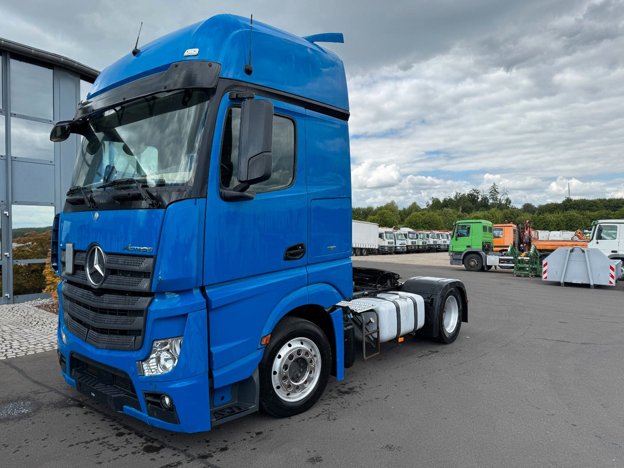 Mercedes-Benz Actros 1845 SZM Kipphydraulik, Retarder, Klima - Tractor unit: picture 1 Mercedes-Benz Actros 1845 SZM Kipphydraulik, Retarder, Klima - Tractor unit: picture 1