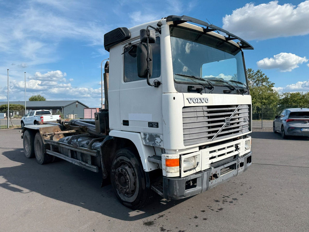 Volvo 380 F 12 Intercooler - Blattfederung- Schaltgetr - Cab chassis truck: picture 3 Volvo 380 F 12 Intercooler - Blattfederung- Schaltgetr - Cab chassis truck: picture 3