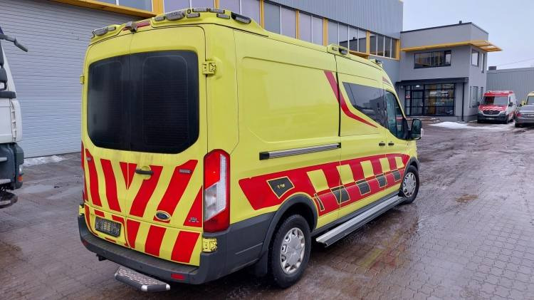 FORD TRANSIT 2,0TDI AMBULANCE KLIMA 1.2018 EURO 6, 3 UNITS - Ambulance: picture 3 FORD TRANSIT 2,0TDI AMBULANCE KLIMA 1.2018 EURO 6, 3 UNITS - Ambulance: picture 3