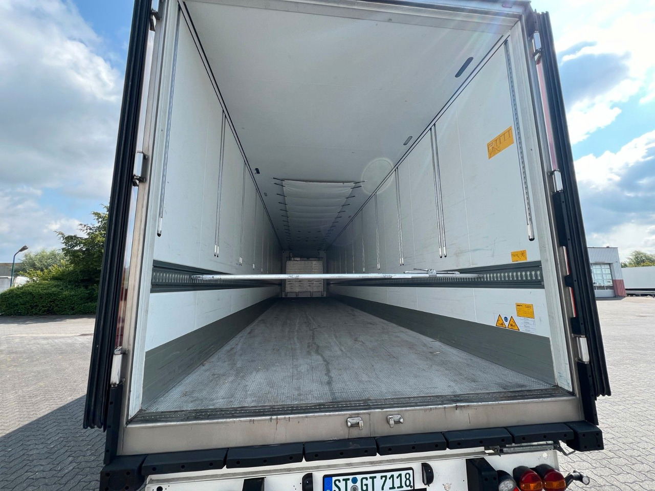 Schmitz Cargobull SKO 24/L - 13.4 FP COOL V7, ThermoKing SLXi 300- - Refrigerator semi-trailer: picture 5 Schmitz Cargobull SKO 24/L - 13.4 FP COOL V7, ThermoKing SLXi 300- - Refrigerator semi-trailer: picture 5