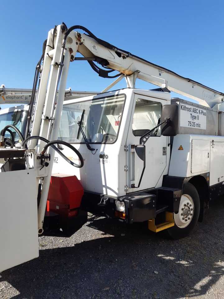 JBT Deicer Tempest 2 - Aircraft deicer: picture 5 JBT Deicer Tempest 2 - Aircraft deicer: picture 5