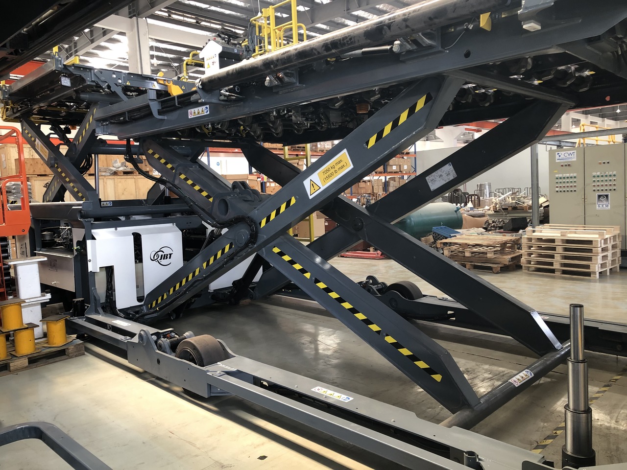 JBT Ranger Cargo Loader Standard - Aircraft cargo loader: picture 2 JBT Ranger Cargo Loader Standard - Aircraft cargo loader: picture 2