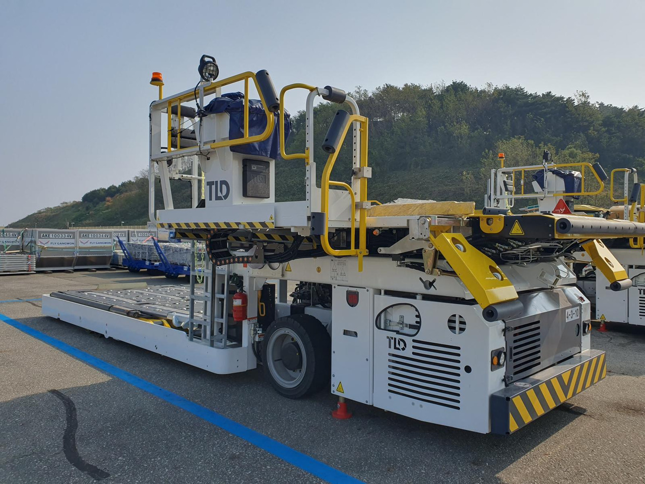 TLD Loader TXL838 - Aircraft cargo loader: picture 1 TLD Loader TXL838 - Aircraft cargo loader: picture 1