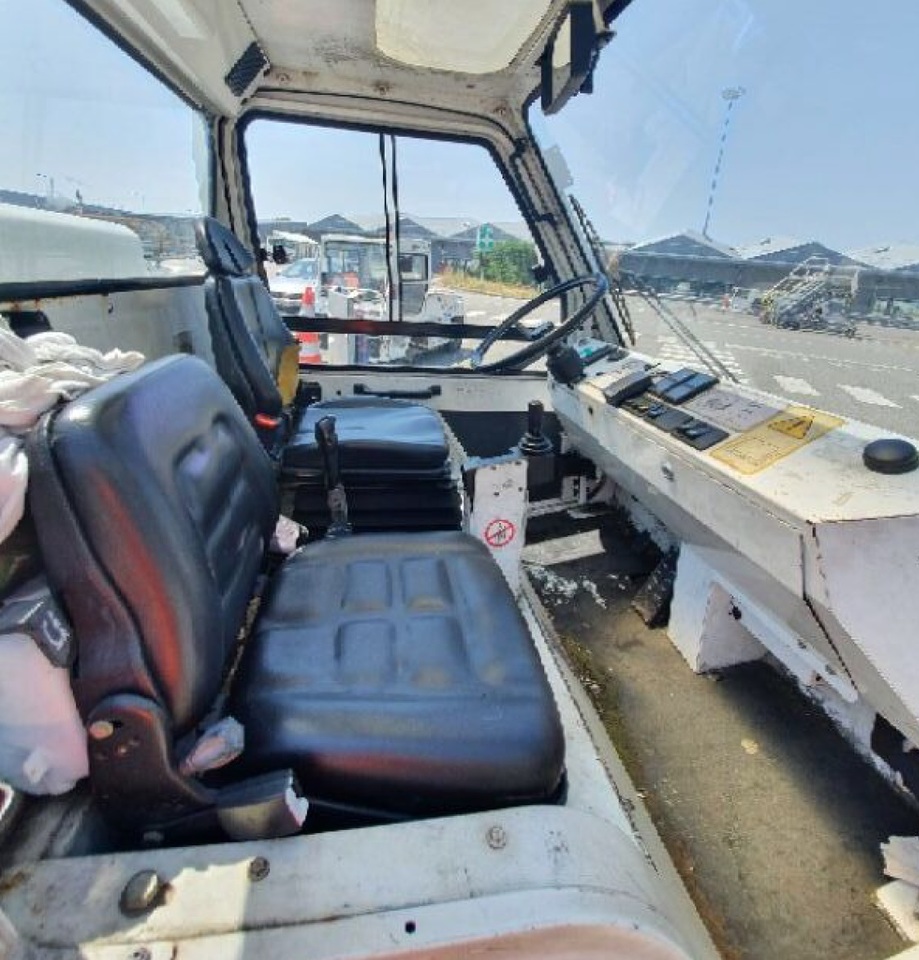 TLD Pushback TMX150-12 - Pushback tractor: picture 4 TLD Pushback TMX150-12 - Pushback tractor: picture 4