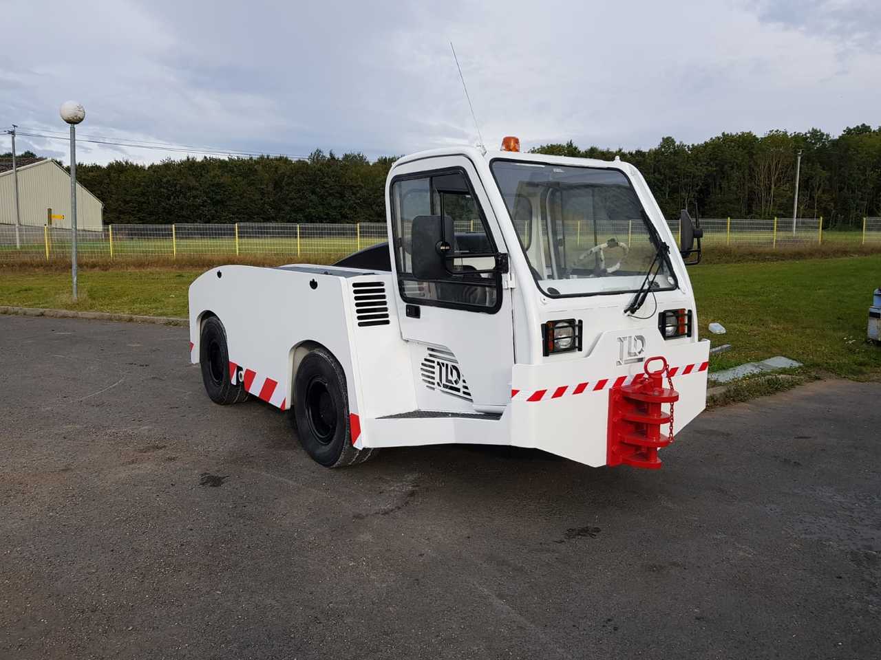 TLD Pushback TMX150-12 - Pushback tractor: picture 3 TLD Pushback TMX150-12 - Pushback tractor: picture 3
