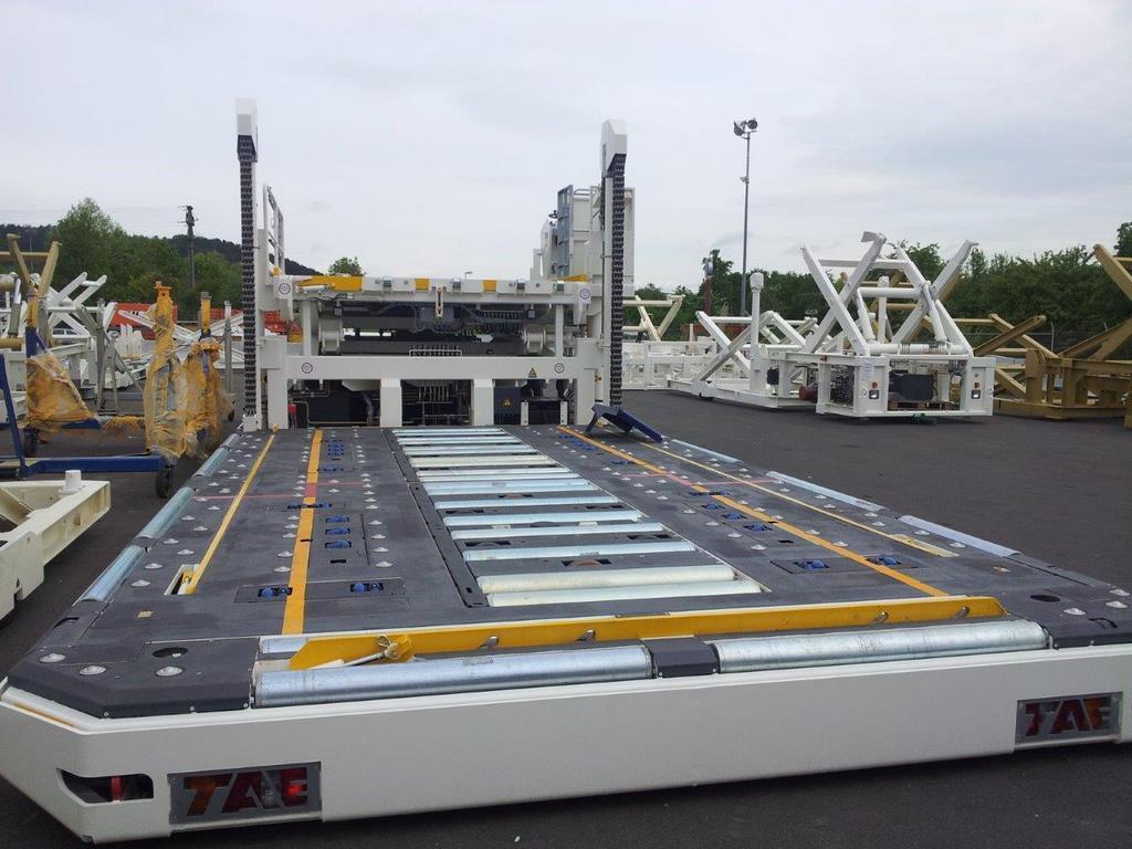 Trepel 140 Champ LM14TWID - Aircraft cargo loader: picture 1 Trepel 140 Champ LM14TWID - Aircraft cargo loader: picture 1