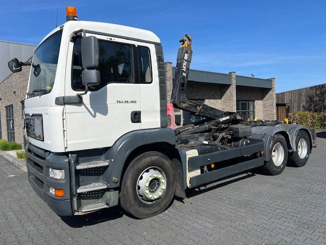 MAN TGA 26.360 .360 6X2 Hooksystem - Container transporter/ Swap body truck: picture 1 MAN TGA 26.360 .360 6X2 Hooksystem - Container transporter/ Swap body truck: picture 1