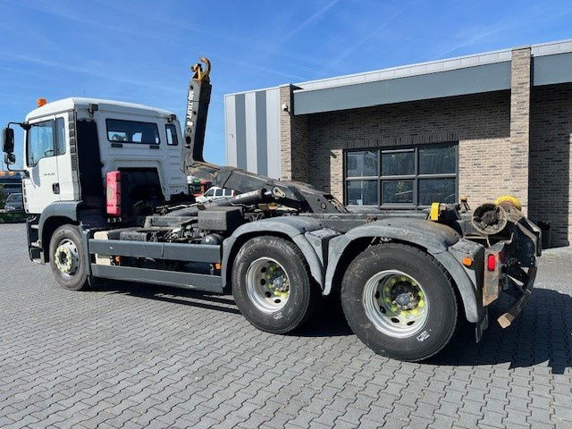 MAN TGA 26.360 .360 6X2 Hooksystem - Container transporter/ Swap body truck: picture 5 MAN TGA 26.360 .360 6X2 Hooksystem - Container transporter/ Swap body truck: picture 5