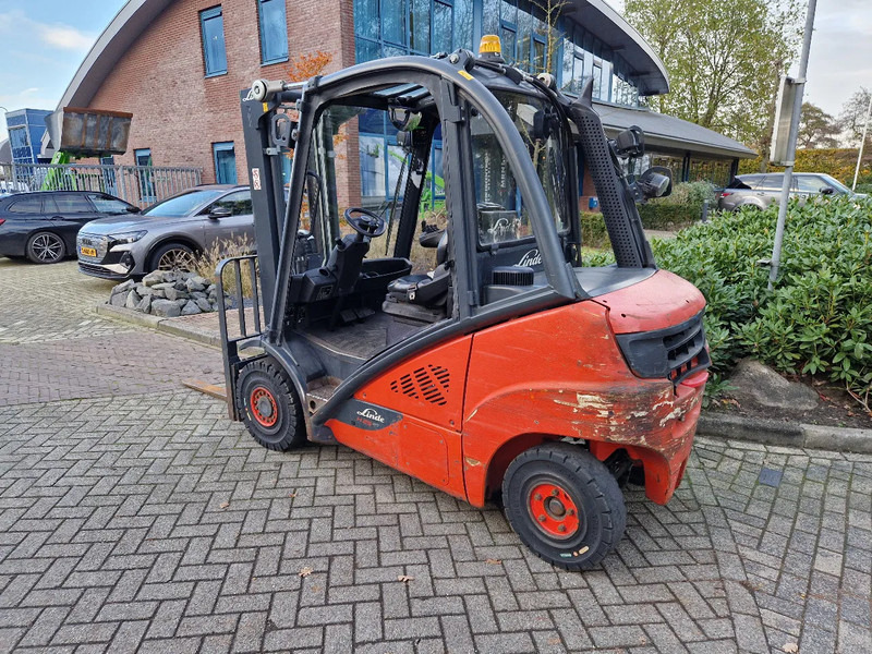 Linde H25D-02 - Diesel forklift: picture 3 Linde H25D-02 - Diesel forklift: picture 3