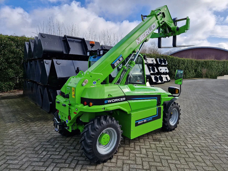Telescopic handler Merlo E-Worker 25.5-90 4x4: picture 8