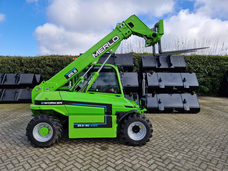 Telescopic handler Merlo E-Worker 25.5-90 4x4: picture 6
