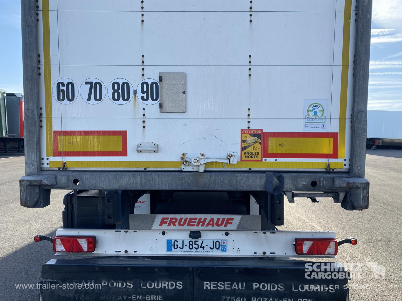 FRUEHAUF Dryfreight Standard Roller shutter door - Closed box semi-trailer: picture 3 FRUEHAUF Dryfreight Standard Roller shutter door - Closed box semi-trailer: picture 3