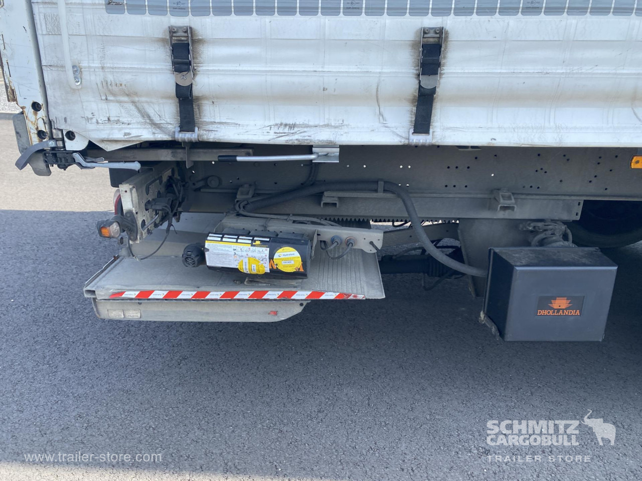 SCHMITZ Curtainsider Mega Taillift - Curtainsider semi-trailer: picture 2 SCHMITZ Curtainsider Mega Taillift - Curtainsider semi-trailer: picture 2