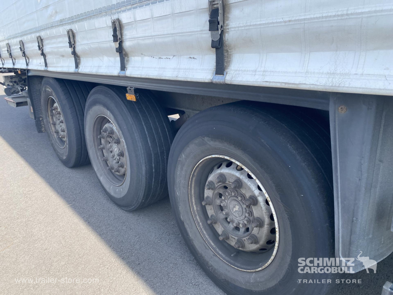 SCHMITZ Curtainsider Mega Taillift - Curtainsider semi-trailer: picture 3 SCHMITZ Curtainsider Mega Taillift - Curtainsider semi-trailer: picture 3