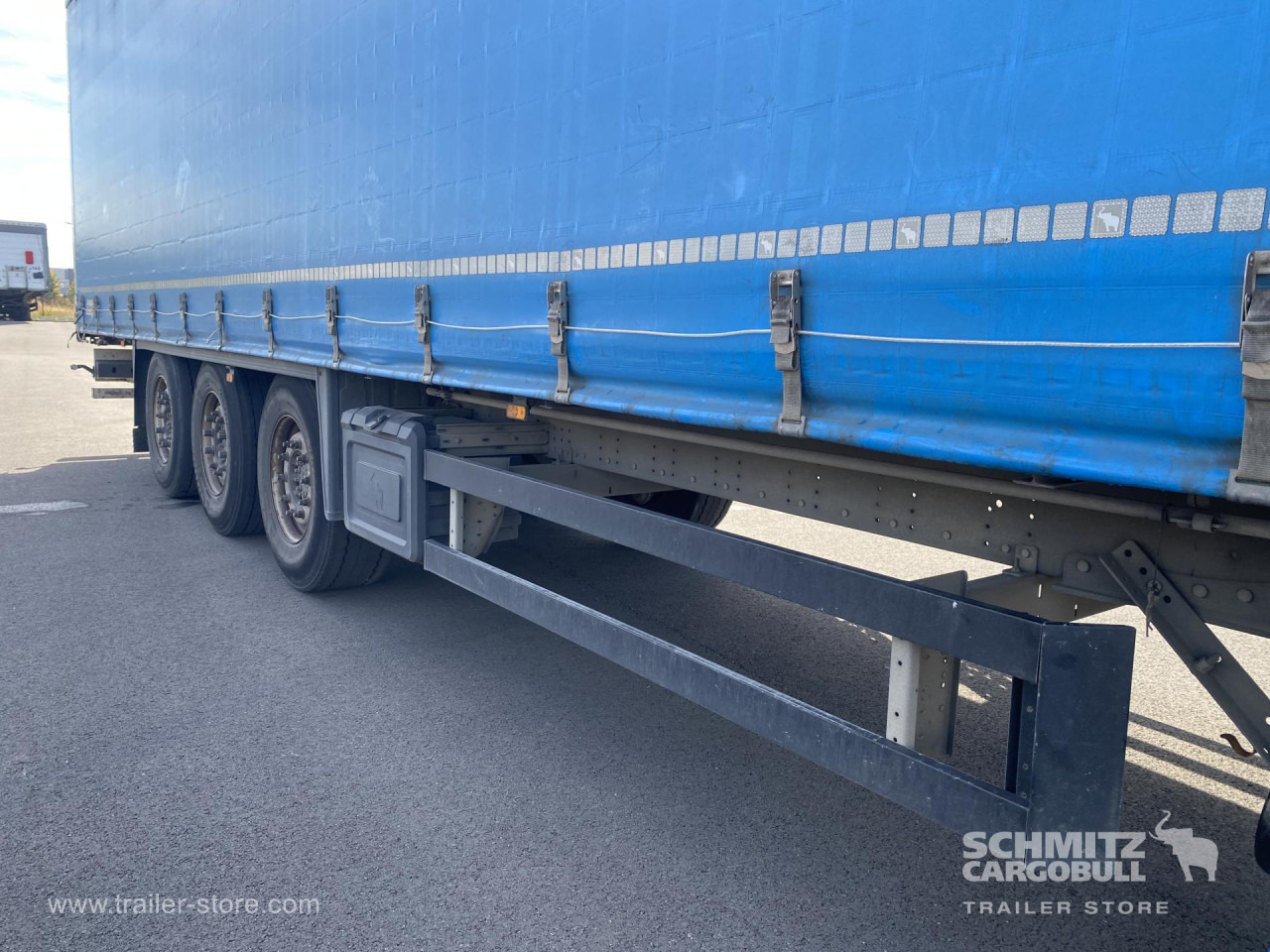 SCHMITZ Curtainsider Standard - Curtainsider semi-trailer: picture 4 SCHMITZ Curtainsider Standard - Curtainsider semi-trailer: picture 4